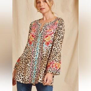 Savanna Jane Animal Print Floral Embroidered Boho Bell Sleeve Tunic Top Hippie L